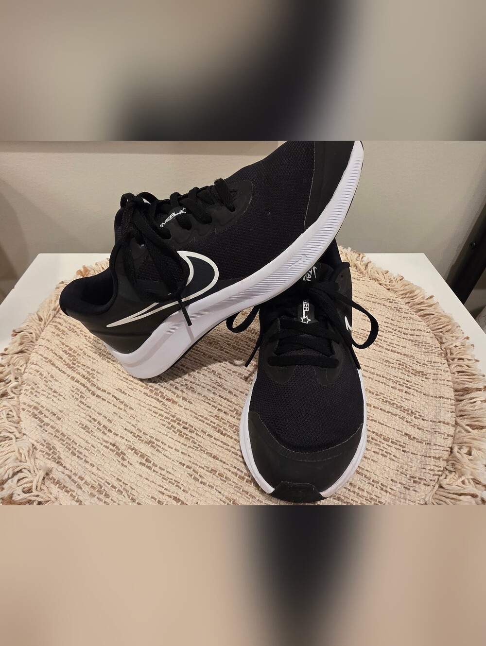 Nike Kids Boys Youth Size 4Y Black Star Runner Running Shoes - Athletic Sneakers - Picture 5 of 6